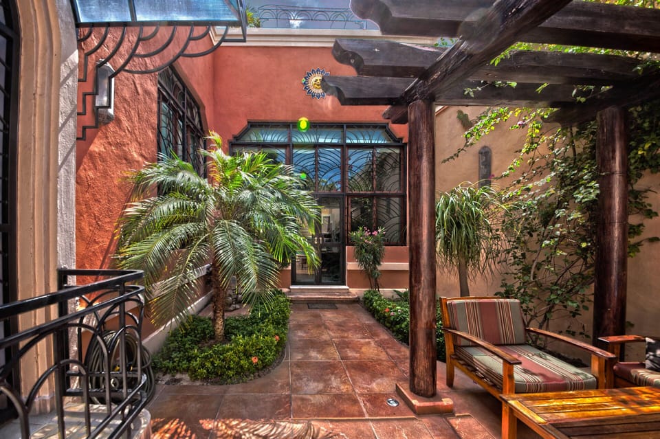 Main floor garden
