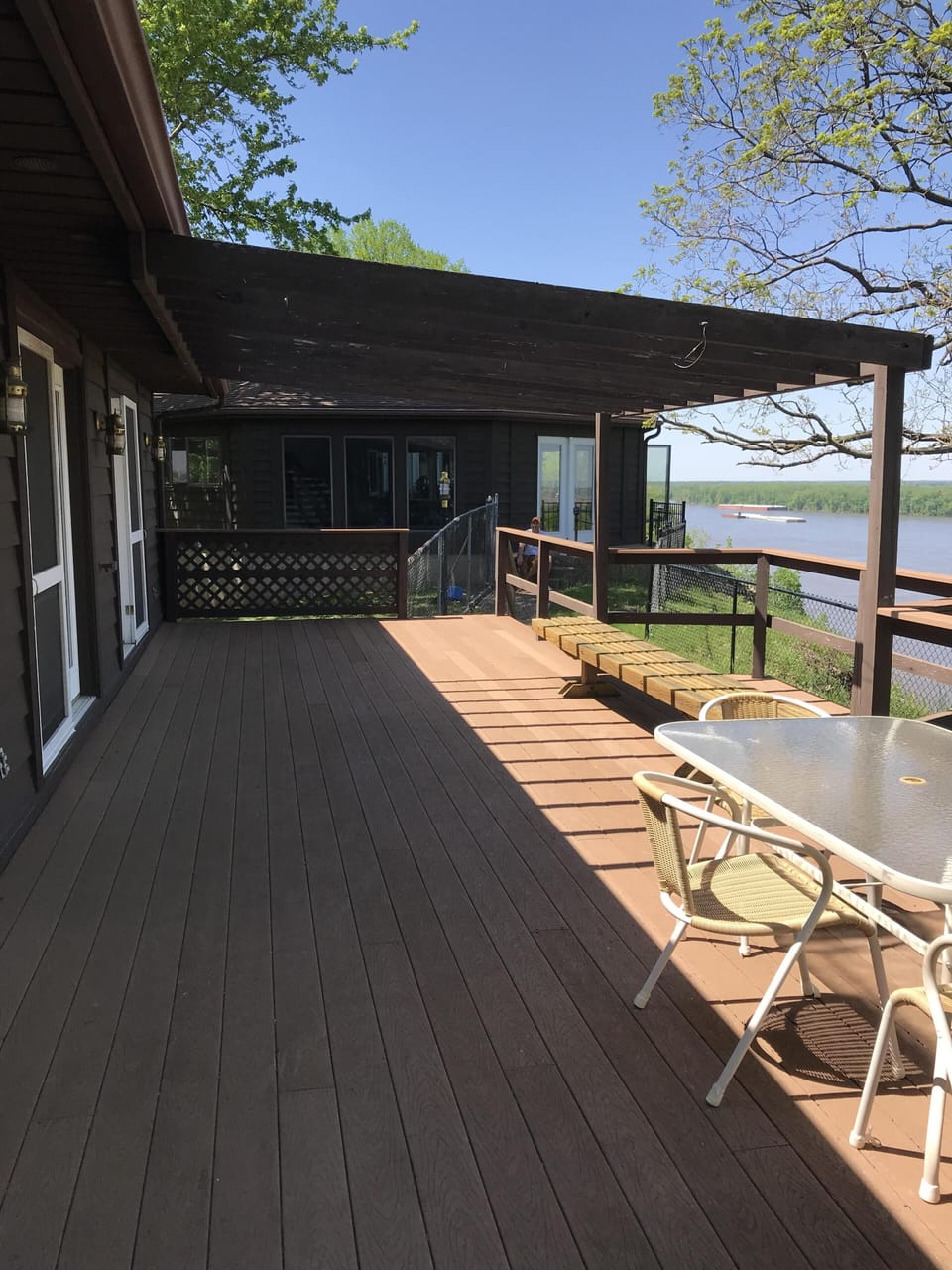 Deck overlooking the Mississippi River.