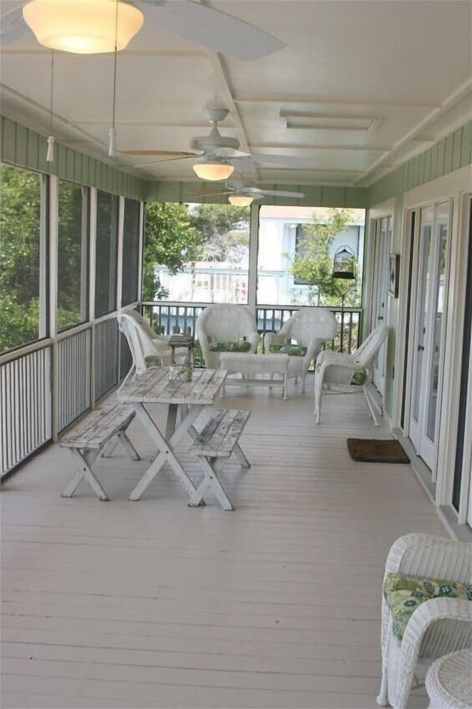 SCREENED FRONT PORCH 