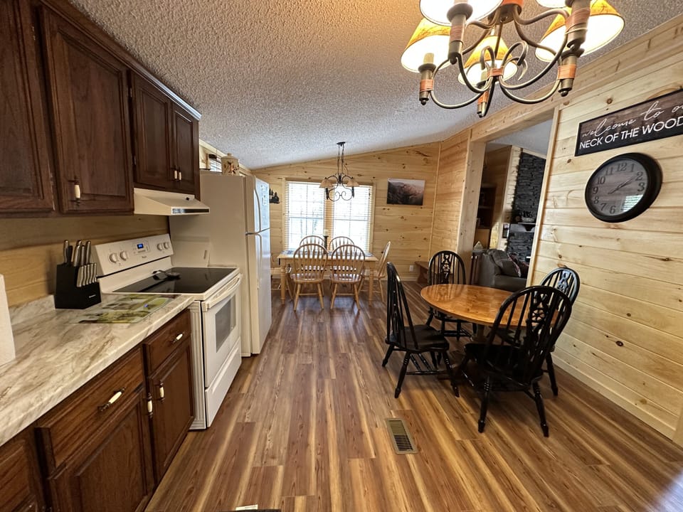 Full service kitchen with seating for 10 people  