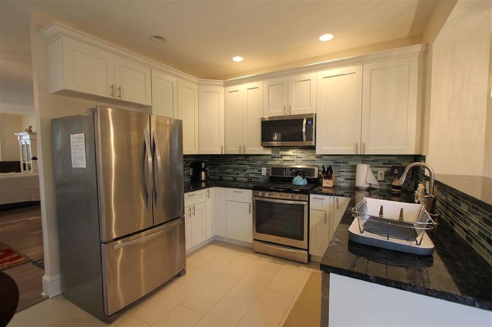 Large, open, updated kitchen with great new appliances.