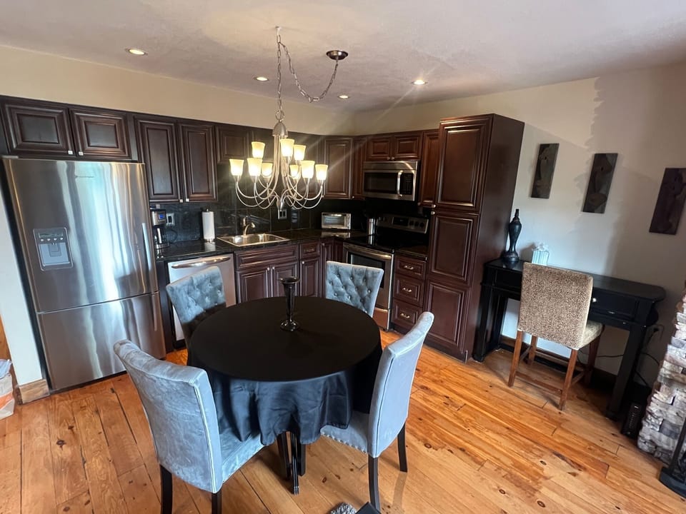 Dinning/Kitchen replaced dinning chairs to a more current platinum velvet