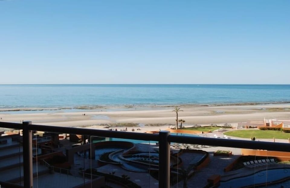 100% unobstructed view of the sea from the patio.