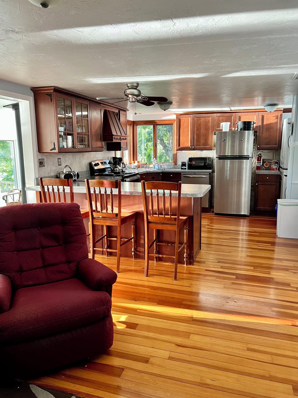 Living room looking into kitchen.