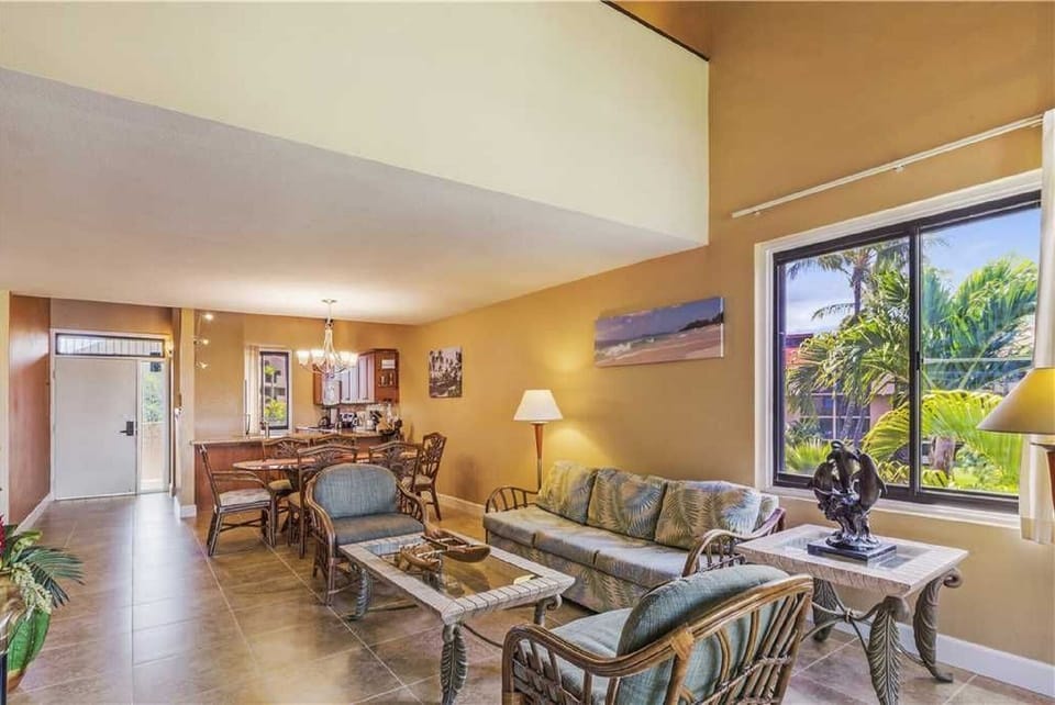 Living room & dining