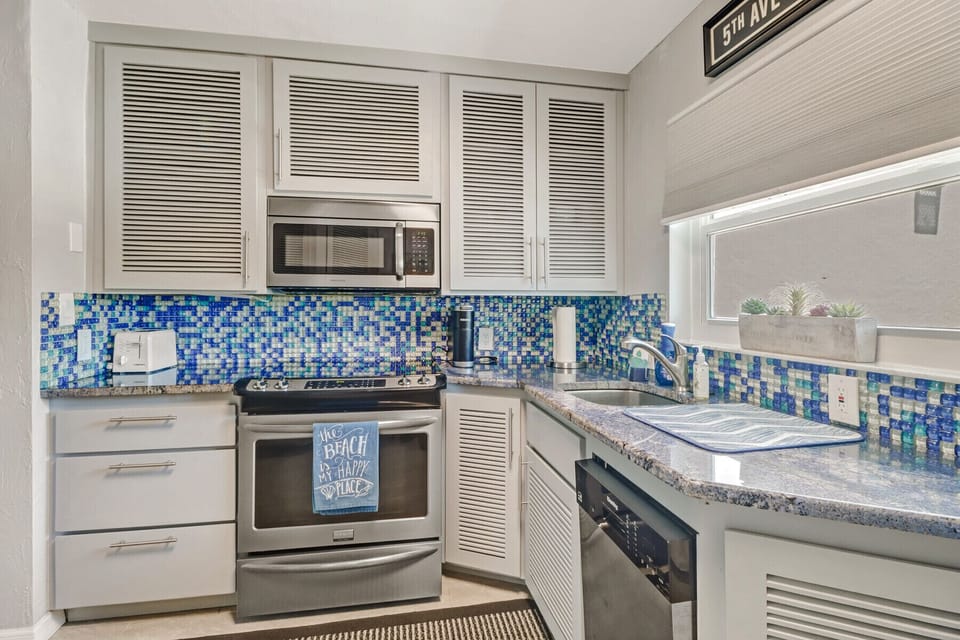 Fully equipped kitchen, if you decide to cook!