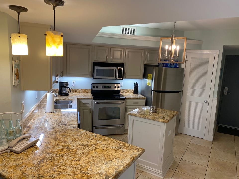 Fully furnished kitchen