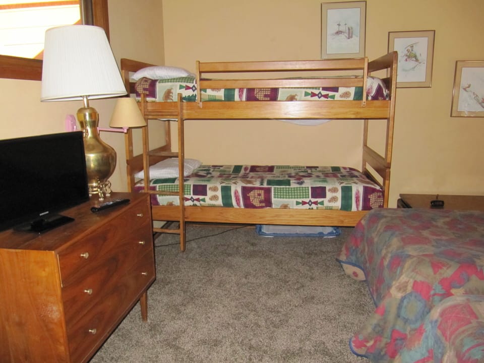 Loft with Bunk Bed and two Twin beds