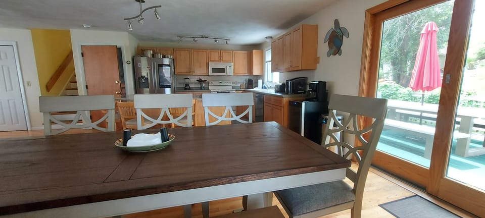 Dining / Kitchen Area