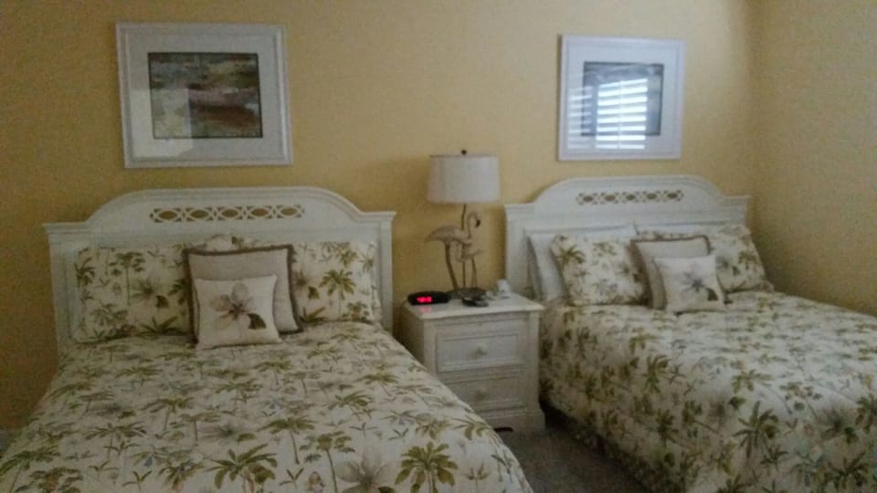 Guest Bedroom with 2 Full Beds, Tropical Decor