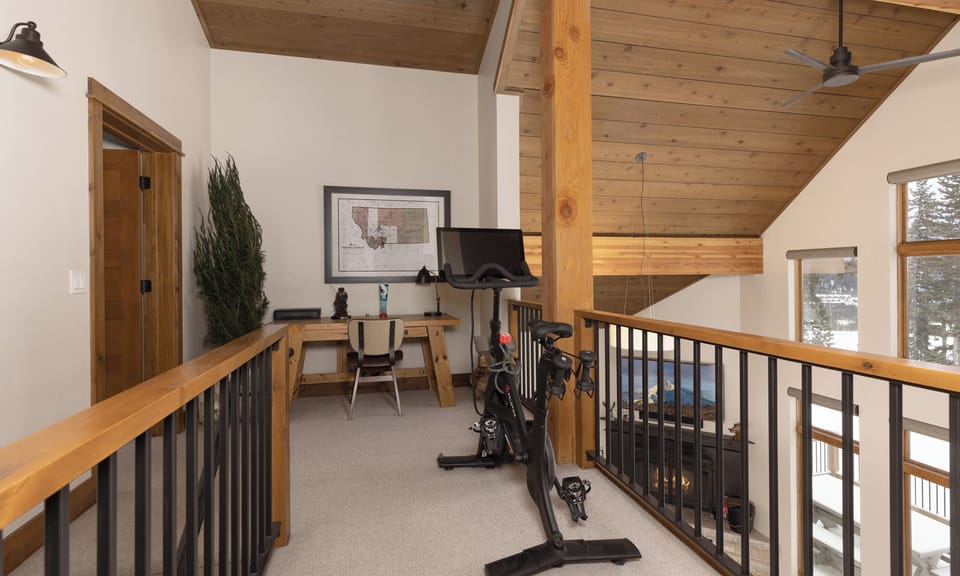 5 Claim Jumper loft2