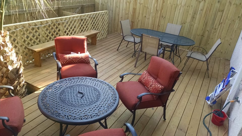 Roomy Back Deck with privacy fence!