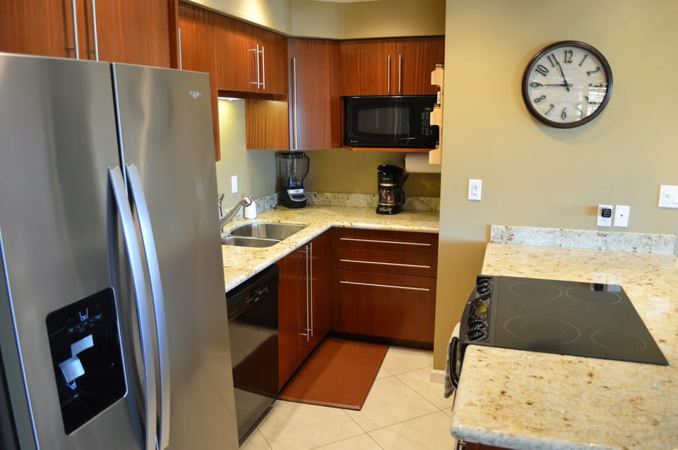 Fully equipped kitchen.