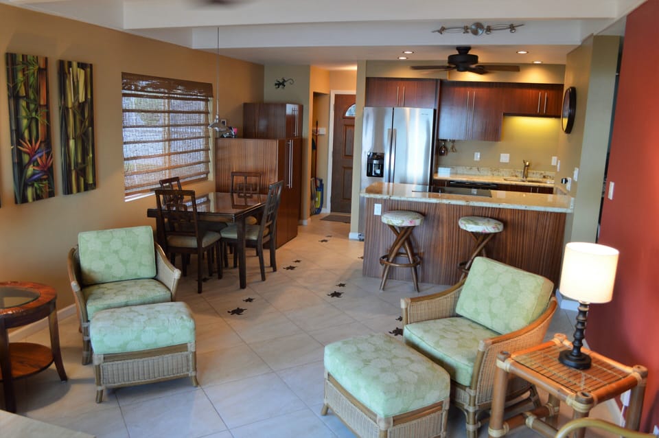 Kitchen and dining area. 