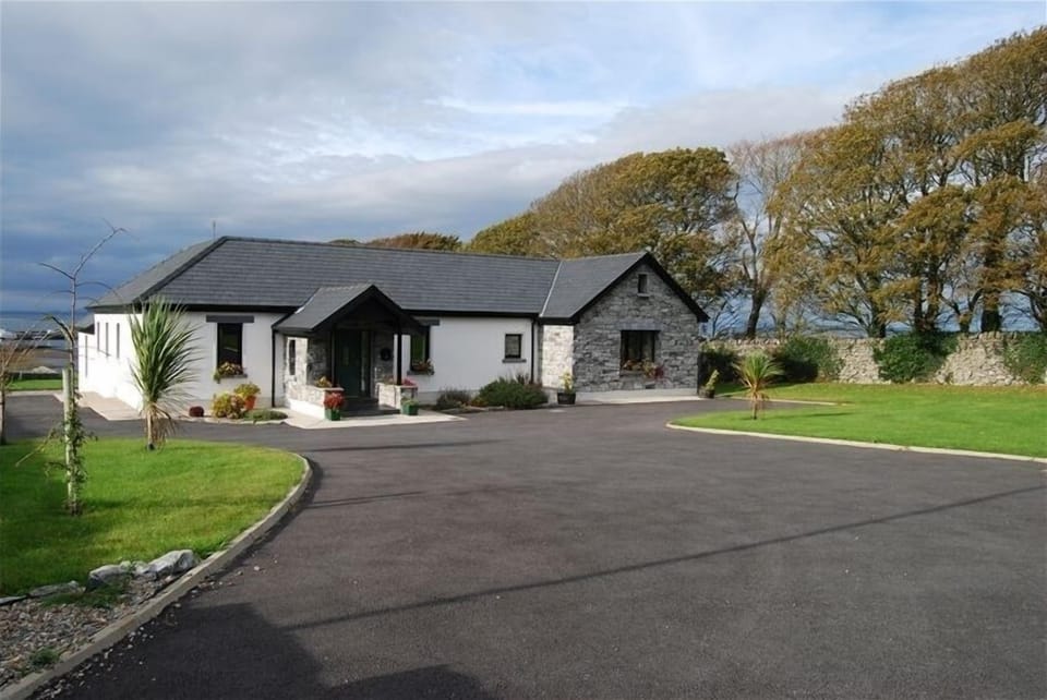 Front view of Sycamore House