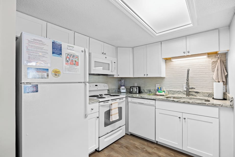 Full kitchen
