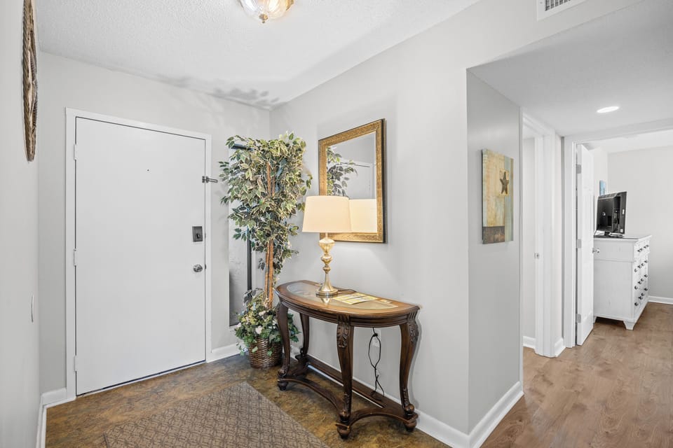 Penthouse Suit Unit 1001 Waterpointe 1