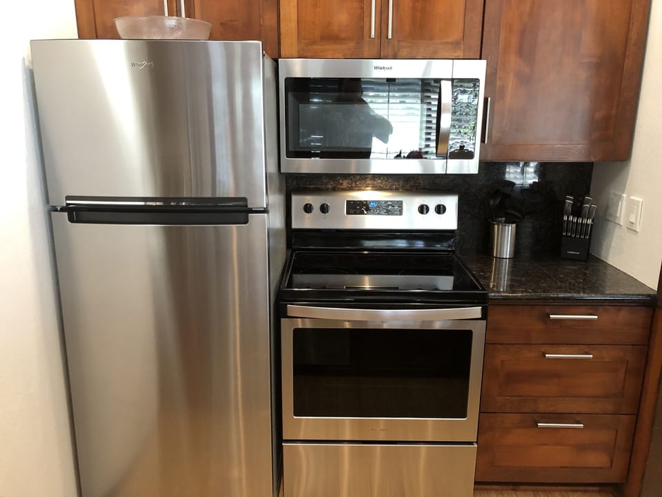 Kiahuna 155 - Kitchen