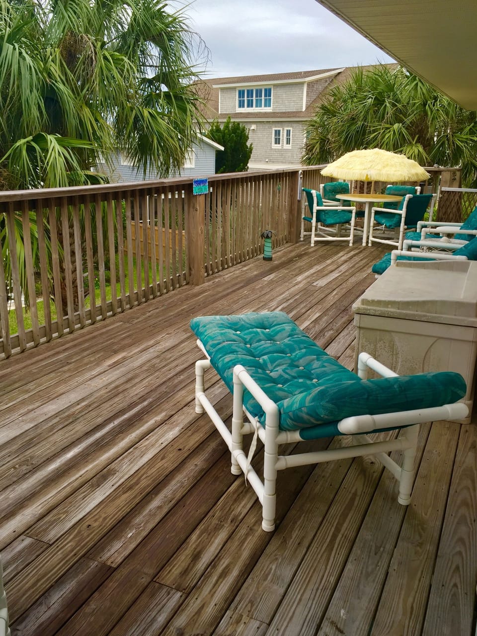 Huge Deck