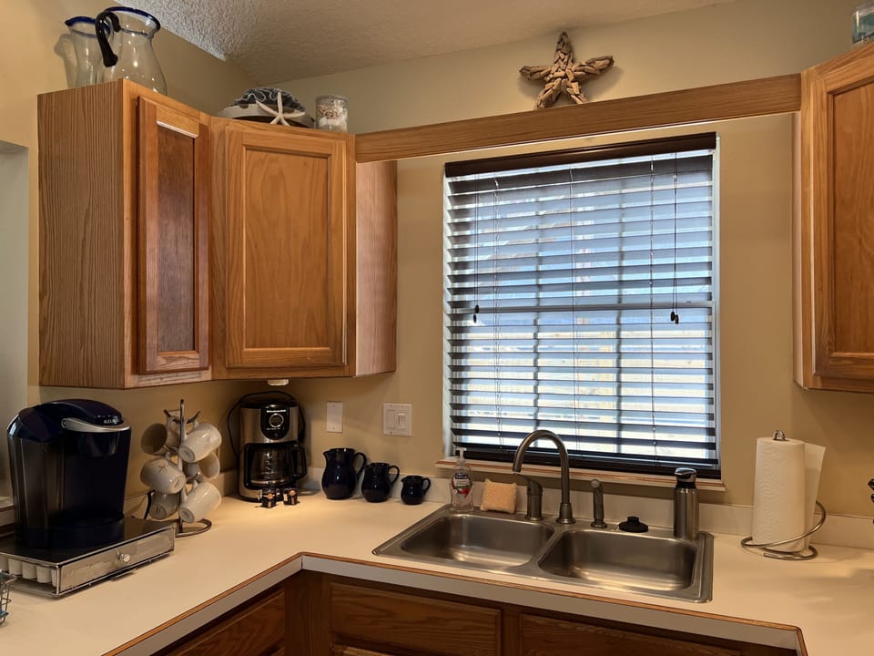 Keurig Coffee Maker or KitchenAid Coffee Brewer for You to Enjoy a Java Anytime!