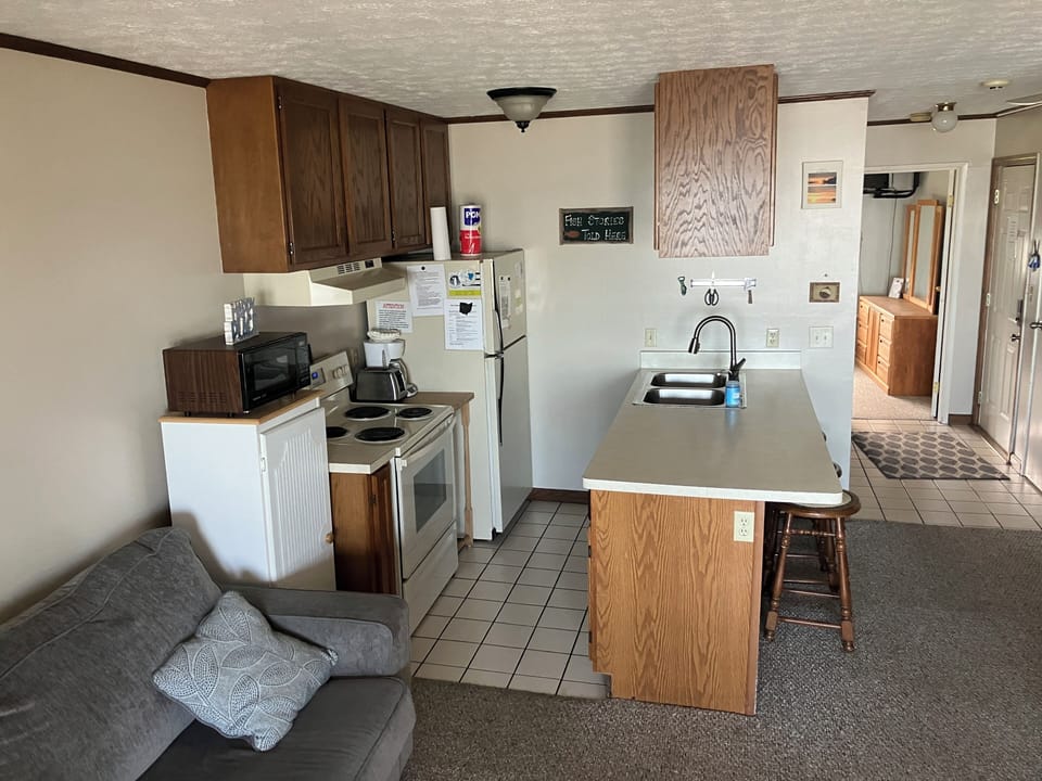 246 F 