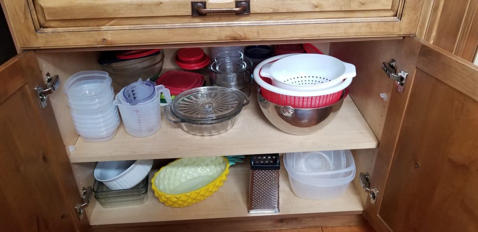 bowls, Tupperware, etc