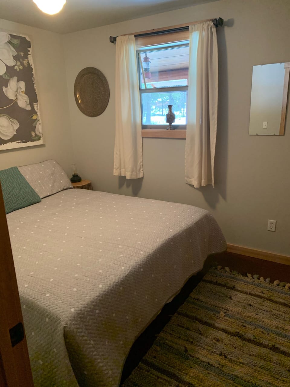 Main floor king bedroom