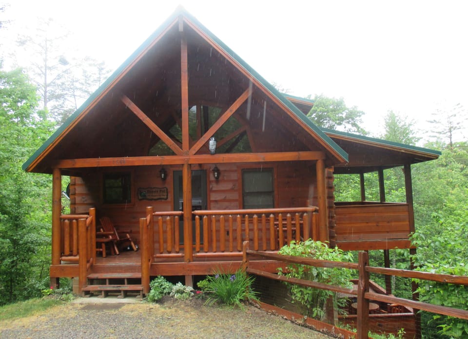 Front view of the cabin.