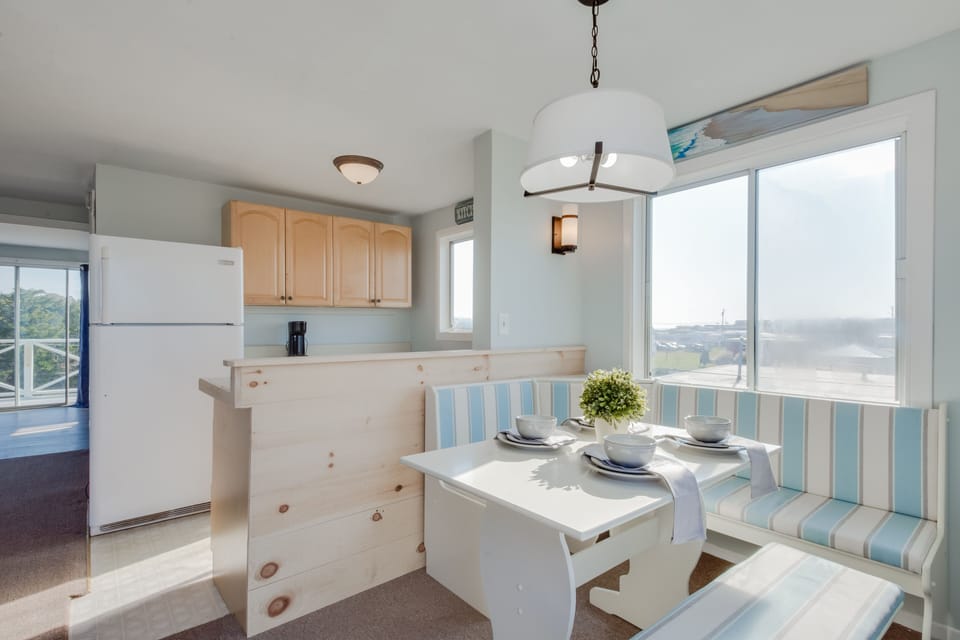 Kitchen nook and kitchen -upper level