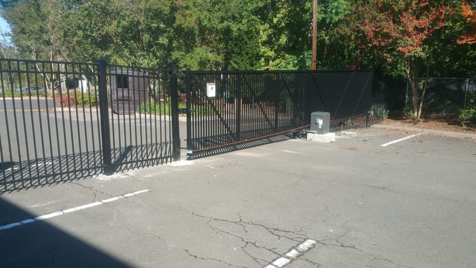 Parking gate to rear of complex