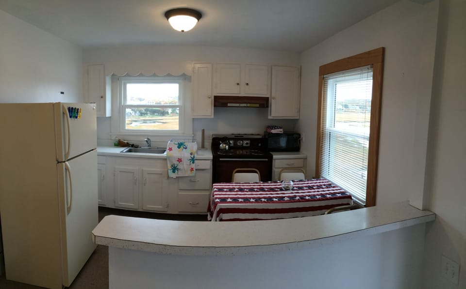 Optional 3rd floor apt - kitchen