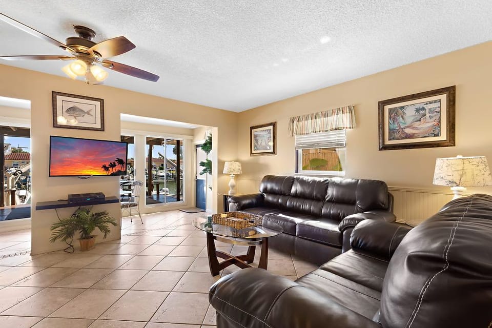 Living area in Kirk unit