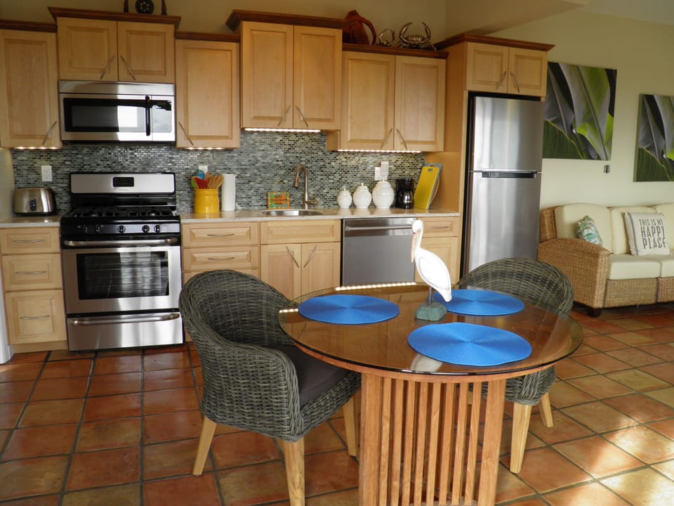 Open Concept Dining & Kitchen