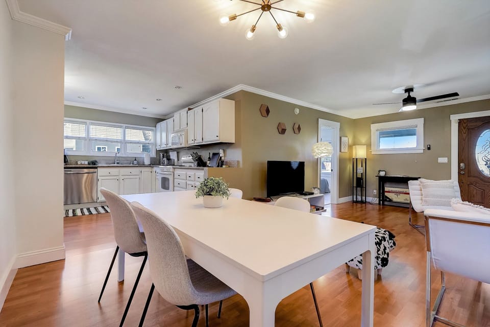 Dinning Table 