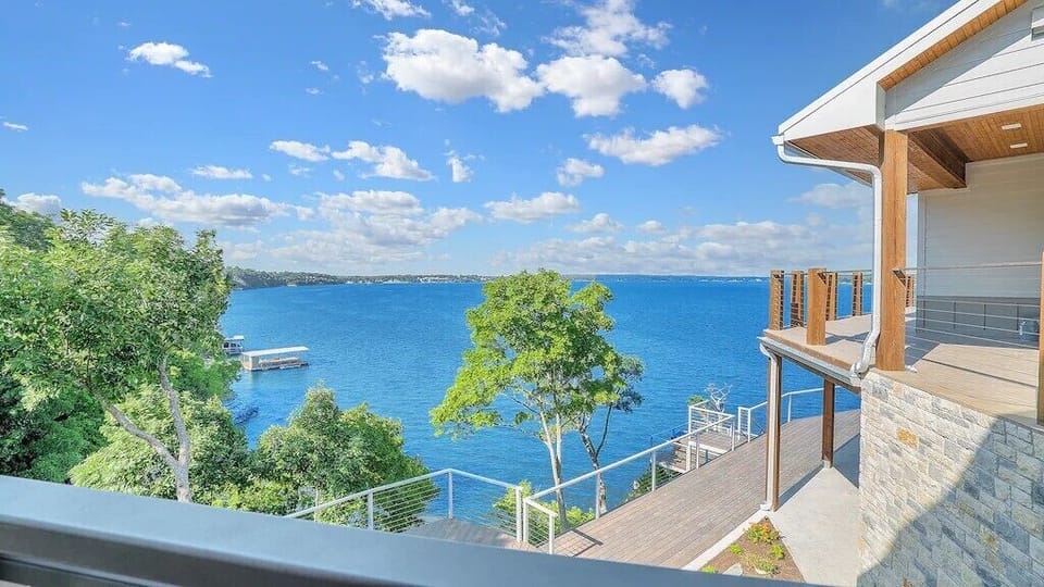 Soaring view of lake.