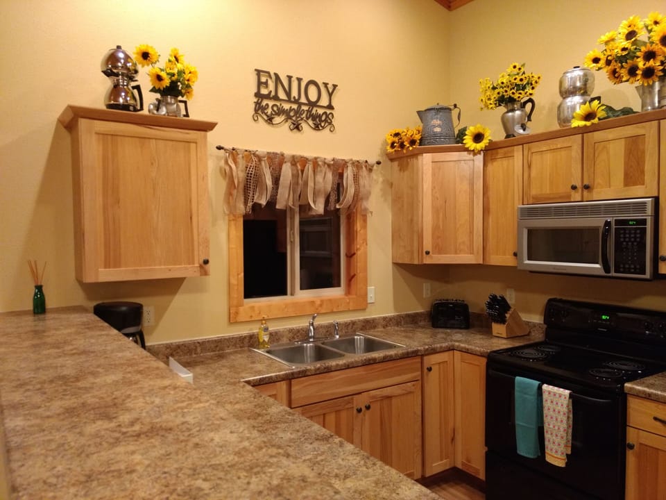A toaster, pots & pans, baking sheet, it all waits for you!!