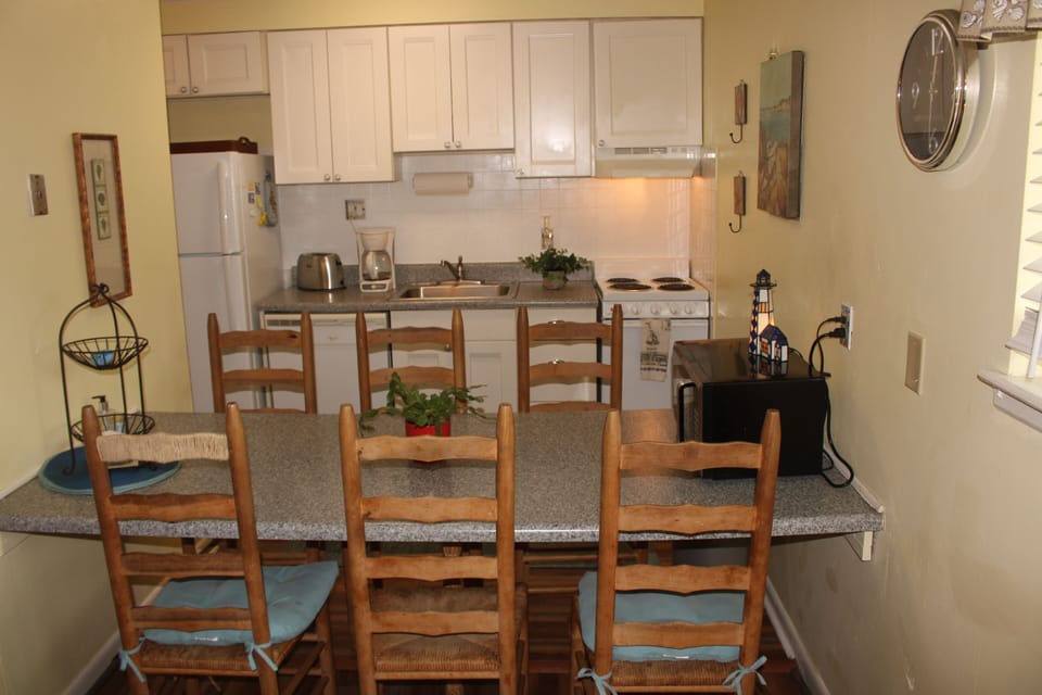 Seating for six. 