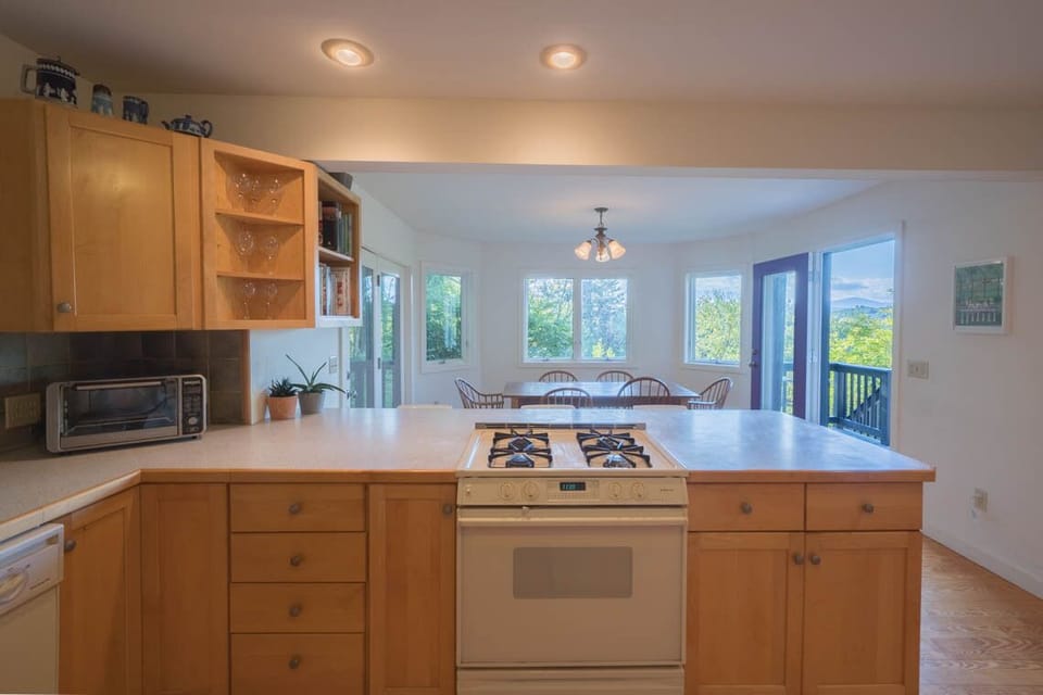 Dining table can easily accommodate 8 people. 