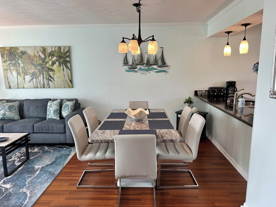 Very comfortable dining chairs 