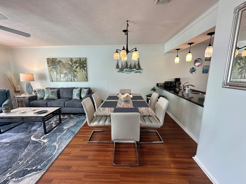 Dining set with room for six