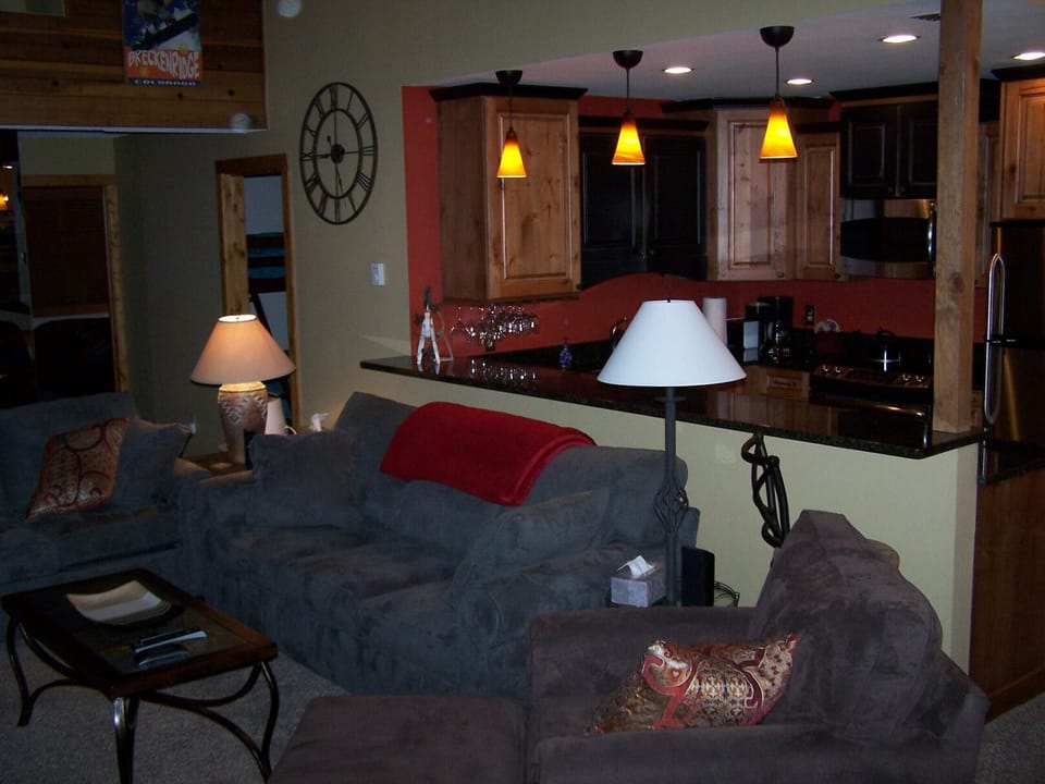 Spacious family room and kitchen