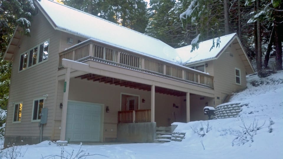 Experience Yosemite West in the winter —Badger Pass ski area is only 7 mi away.