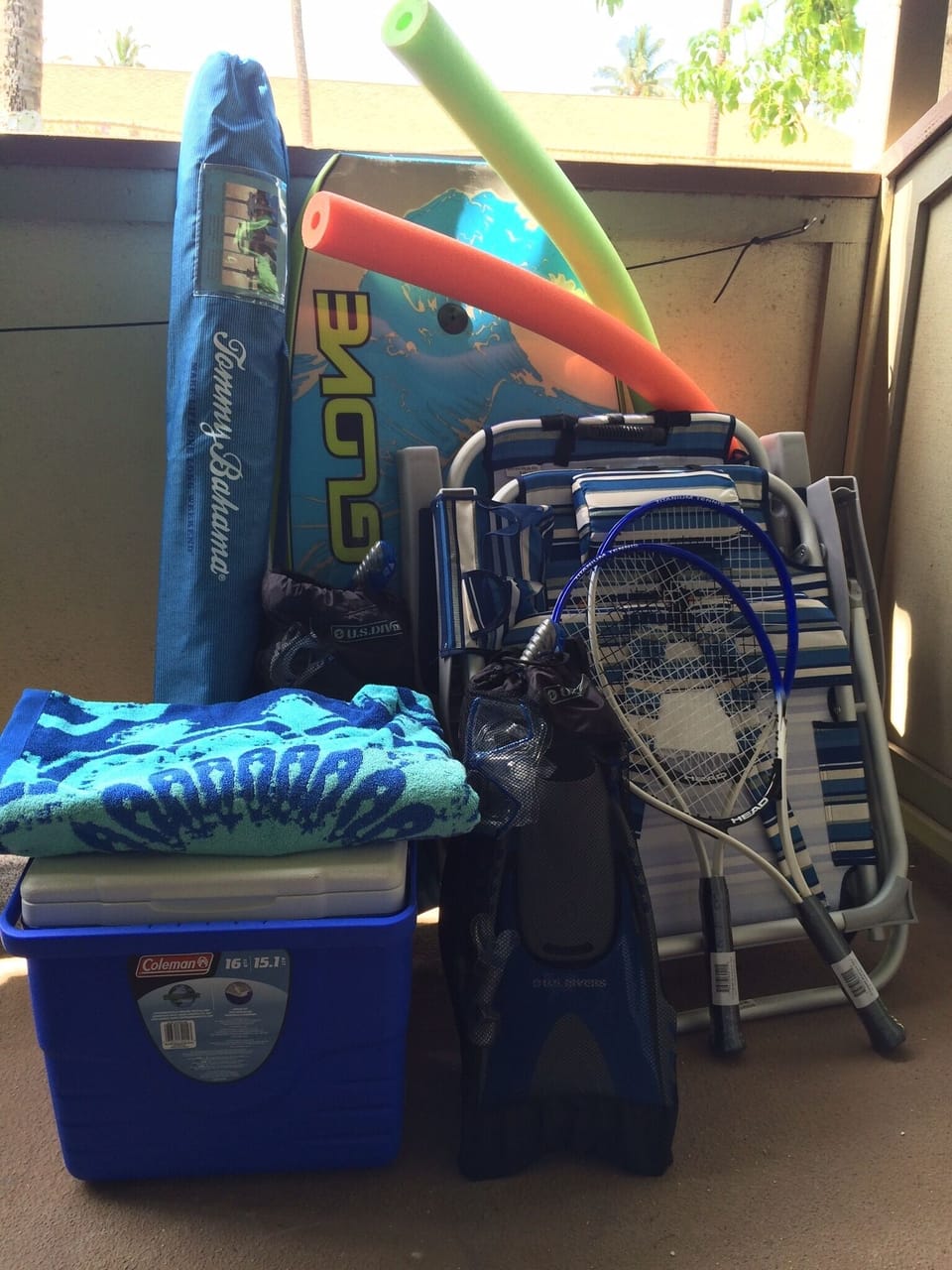 Everything you need for the beach included+ free tennis racquets to use. 