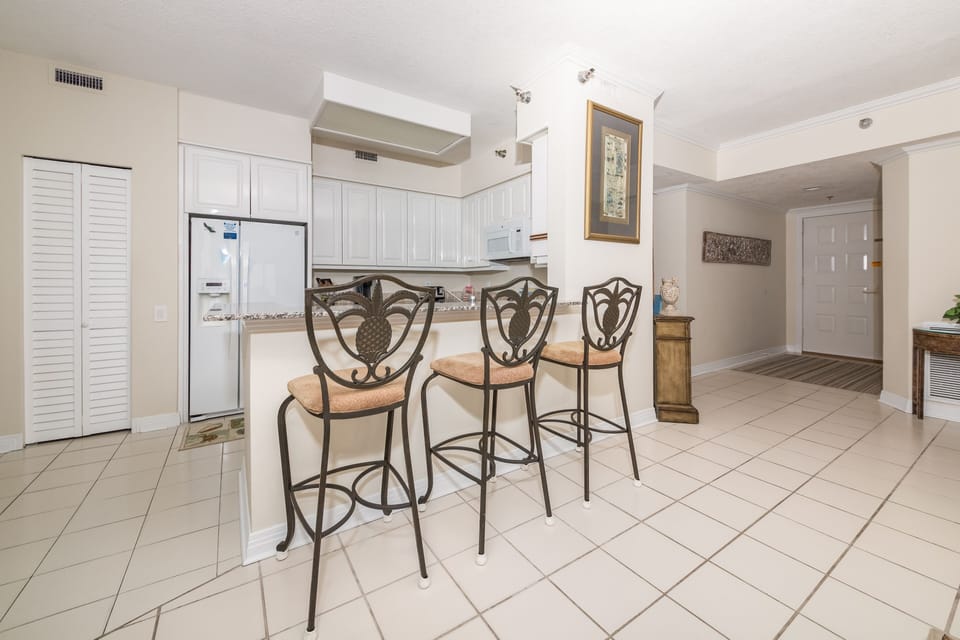 Spacious eating Area