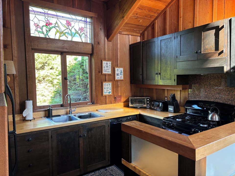 Kitchen with everything you need
