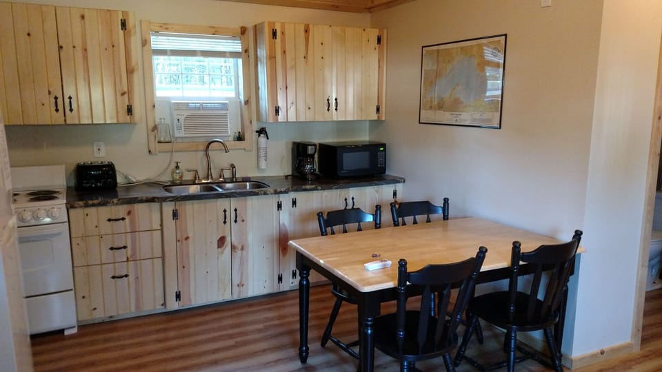 Kitchen - eating area
