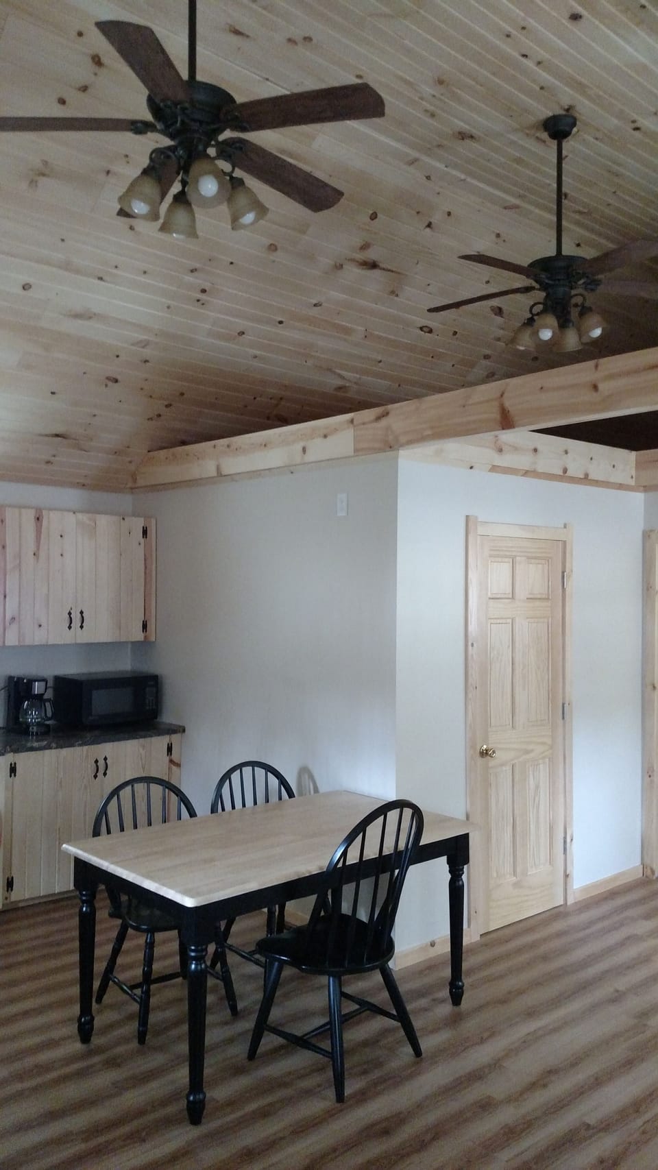 Kitchen/Dining Area