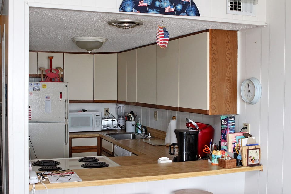 Fully equipped kitchen.
