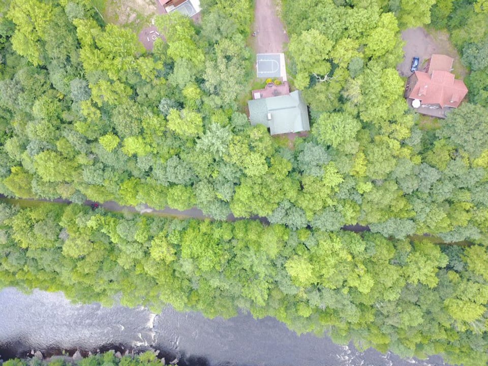 Walking Distance To The Pike Path Along With Views Of The Lehigh River!