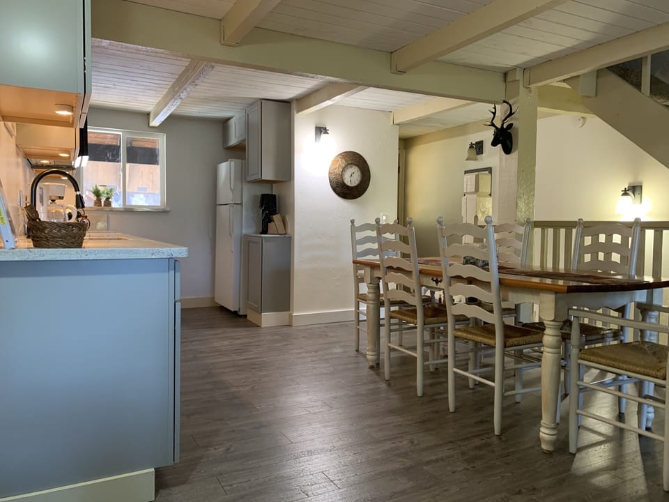 Kitchen to front door
